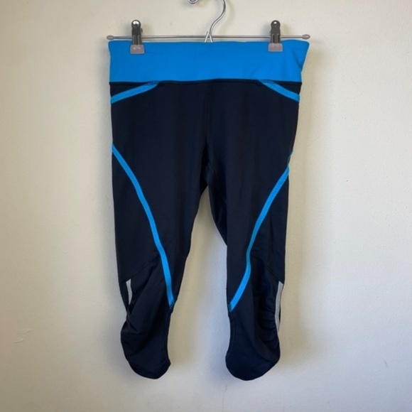 Lululemon Pace Crop Black / Beach Blanket Blue - Picture 6 of 9